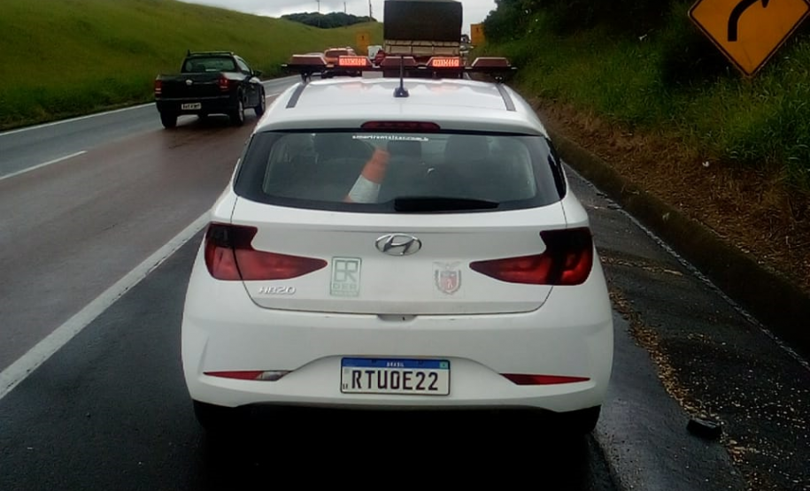 Veículos de operação de tráfego rodoviário do DER/PR