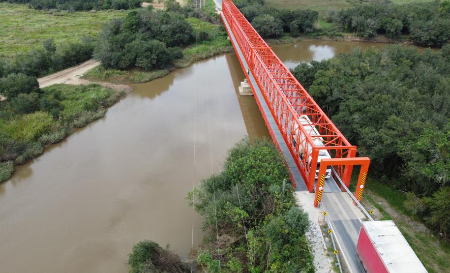 Ponte sobre o Rio da Várzea na PR-427, entre a Lapa e Campo do Tenente