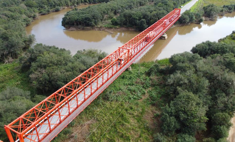 Ponte sobre o Rio da Várzea na PR-427, entre a Lapa e Campo do Tenente