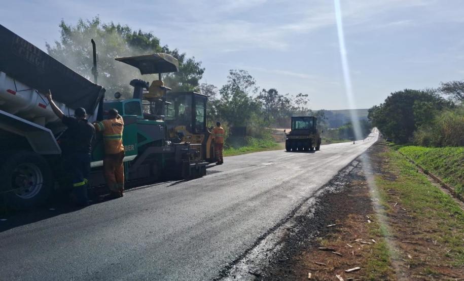 Conservação da PR-170 entre Rolândia e Porecatu