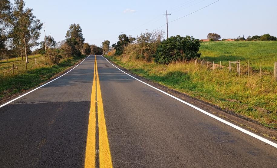 Reforço da sinalização viária e instalação de dispositivos de segurança na PRC-272 em Tomazina