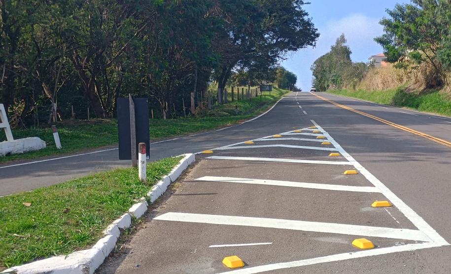 Reforço da sinalização viária e instalação de dispositivos de segurança na PRC-272 em Tomazina