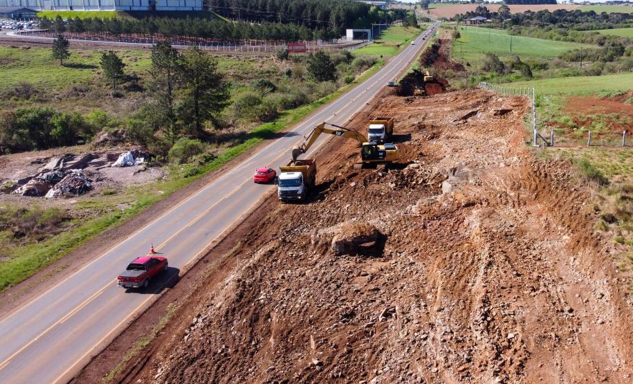 Serviços iniciais na duplicação da PRC-466 entre Guarapuava e Palmeirinha