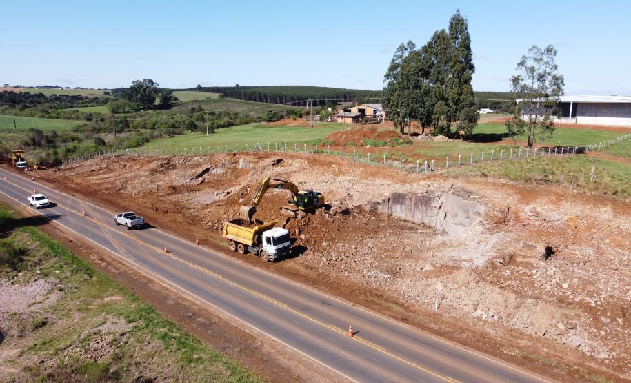 Serviços iniciais na duplicação da PRC-466 entre Guarapuava e Palmeirinha