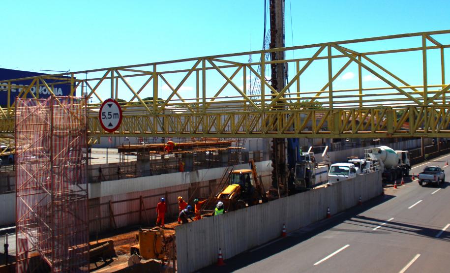 BR-376 Viadutos de Sarandi - serviços nos pilares centrais
