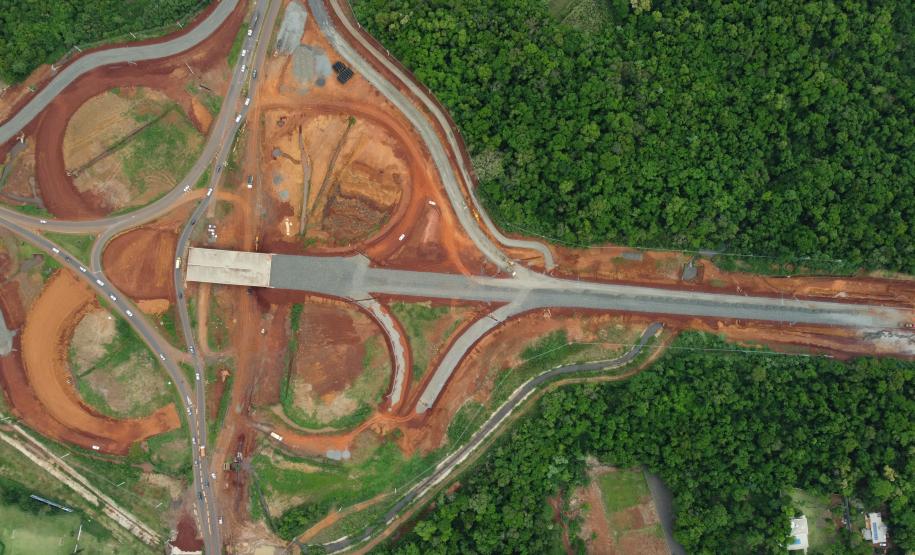 Perimetral Leste - nova pista a partir do viaduto da BR-469