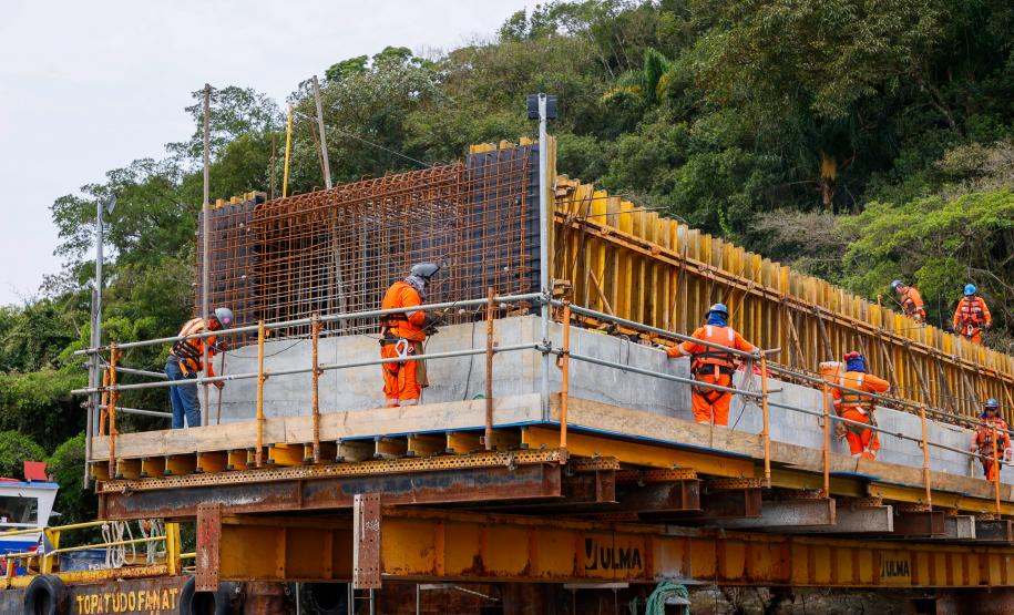 Obras da ponte de Guaratuba em outubro de 2024