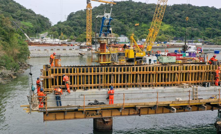 Obras da ponte de Guaratuba em outubro de 2024