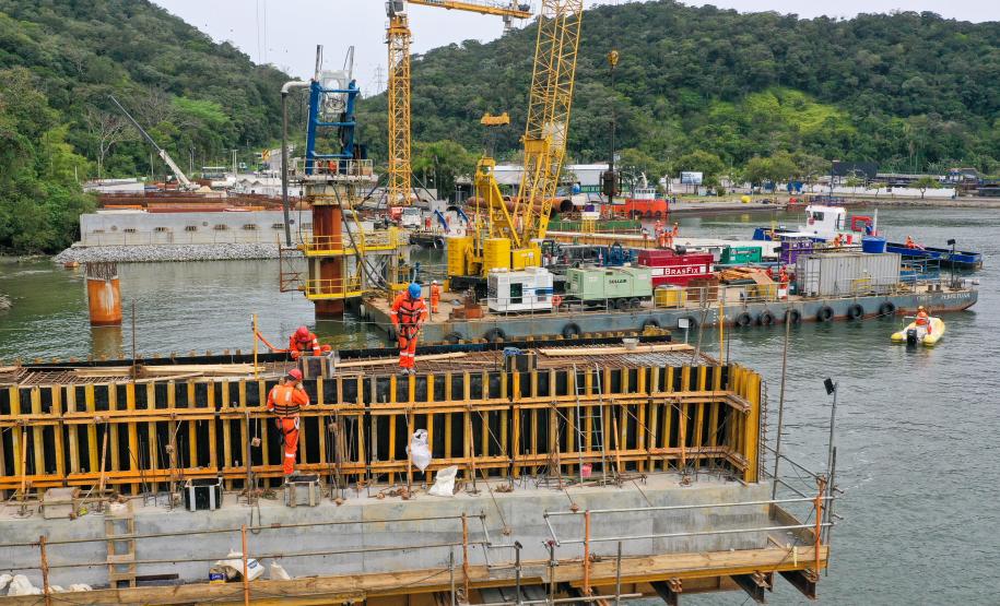 Obras da ponte de Guaratuba em outubro de 2024