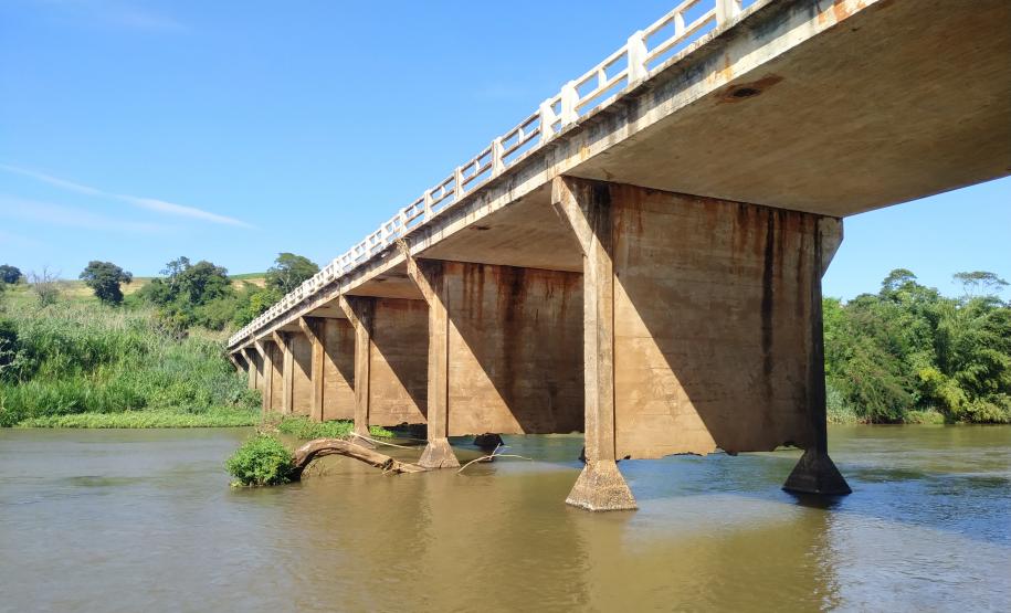 Ponte sobre o Rio Bom na PRC-466 entre Kaloré e Borrazópolis