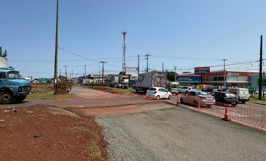 Obra de implantação do Trevo do Catuaí em Maringá