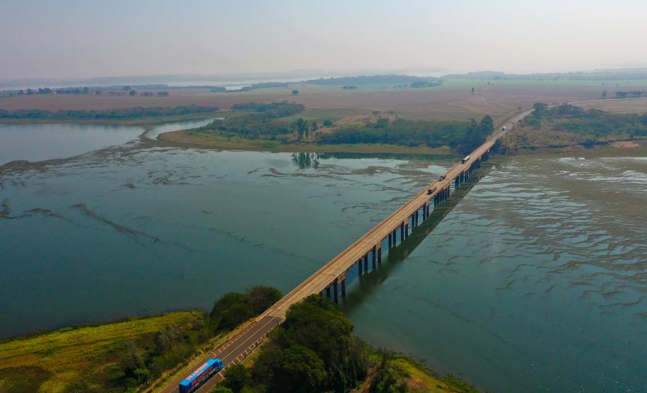 Ponte sobre o Rio Paranapanema em Sertaneja