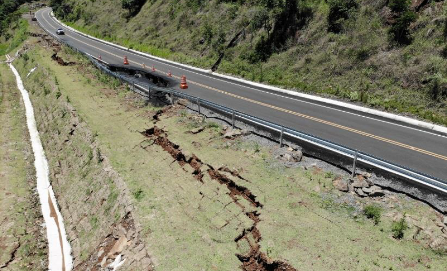 PR-170 em Bituruna - trechos danificados pelas chuvas