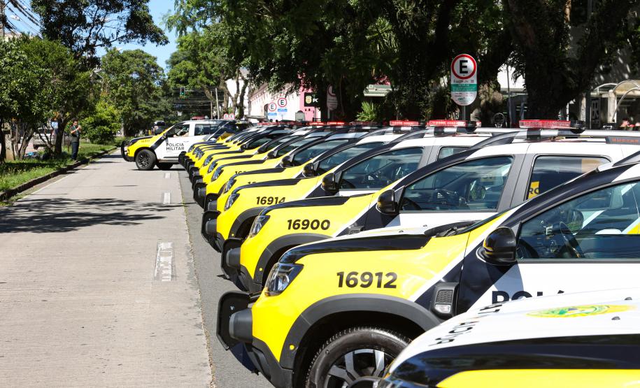 Entrega de viaturas e cães policiais para o BPRv