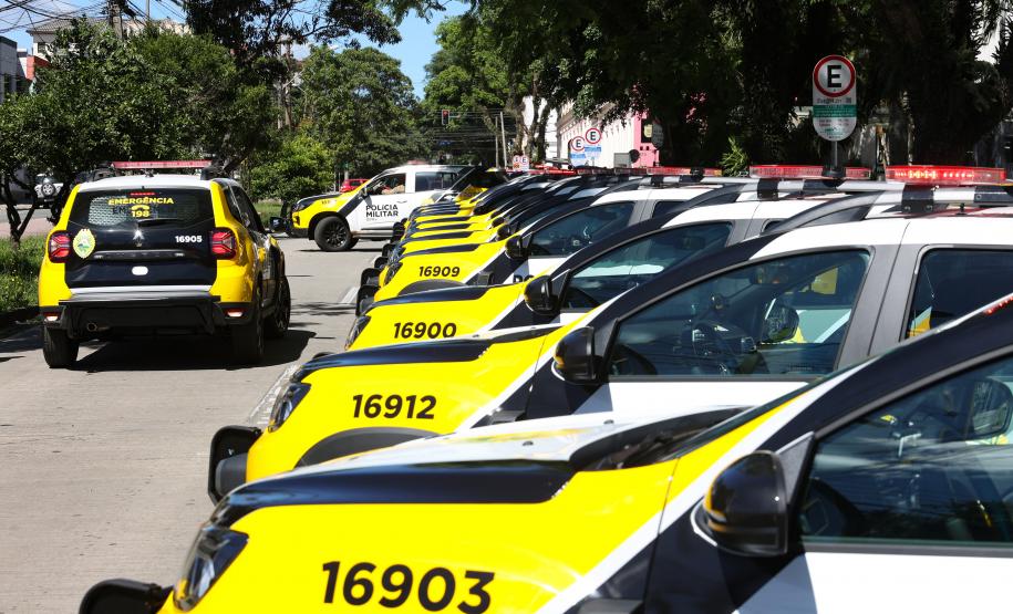 Entrega de viaturas e cães policiais para o BPRv