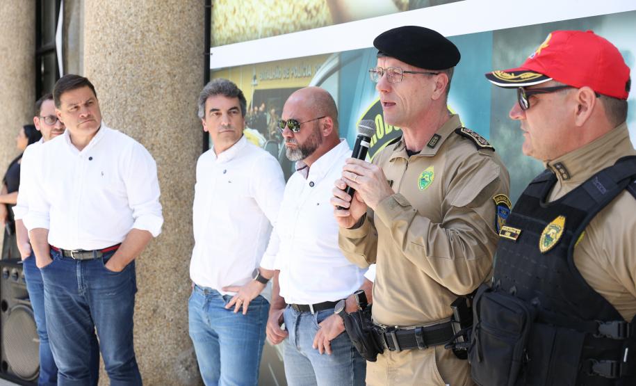 Entrega de viaturas e cães policiais para o BPRv