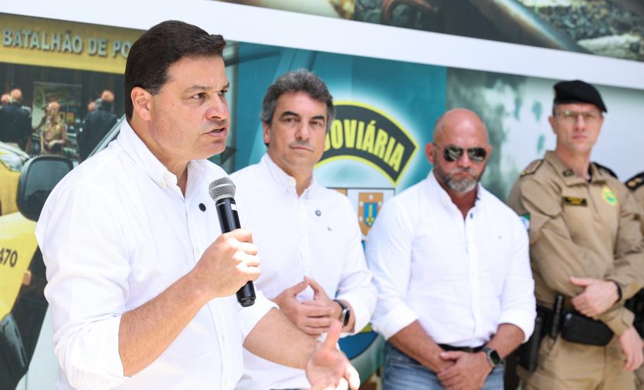 Entrega de viaturas e cães policiais para o BPRv