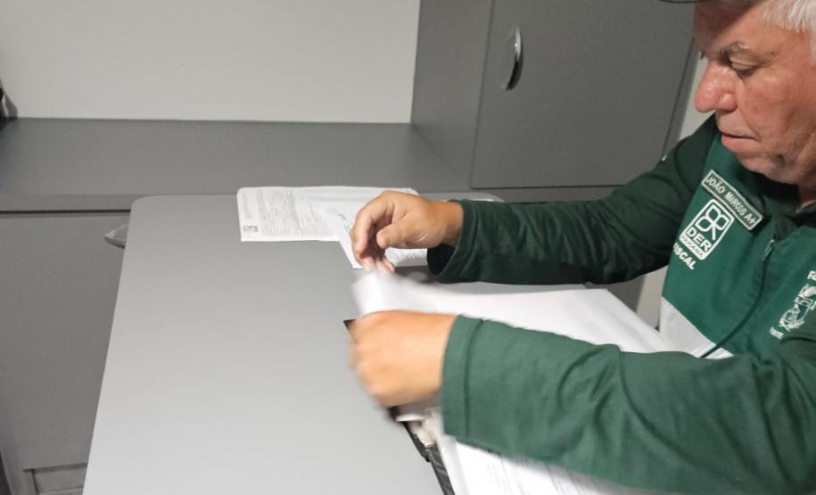 Operação do DER/PR para fiscalização de transporte rodoviário comercial de passageiros