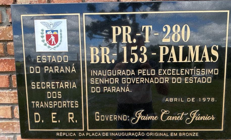 Monumento restaurado de Poty Lazzarotto na PRC-280 em Palmas