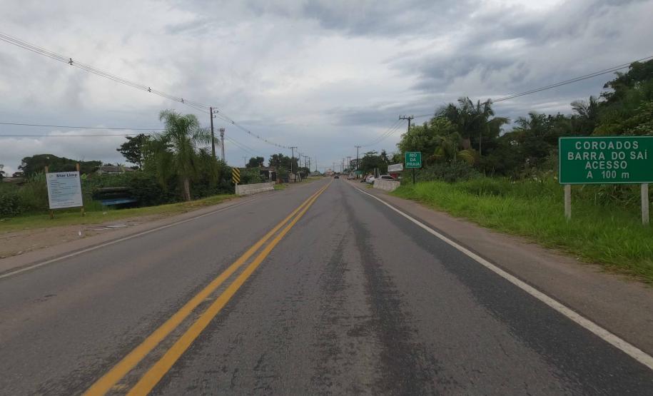 PR-412 entre a divisa com Santa Catarina e Guaratuba