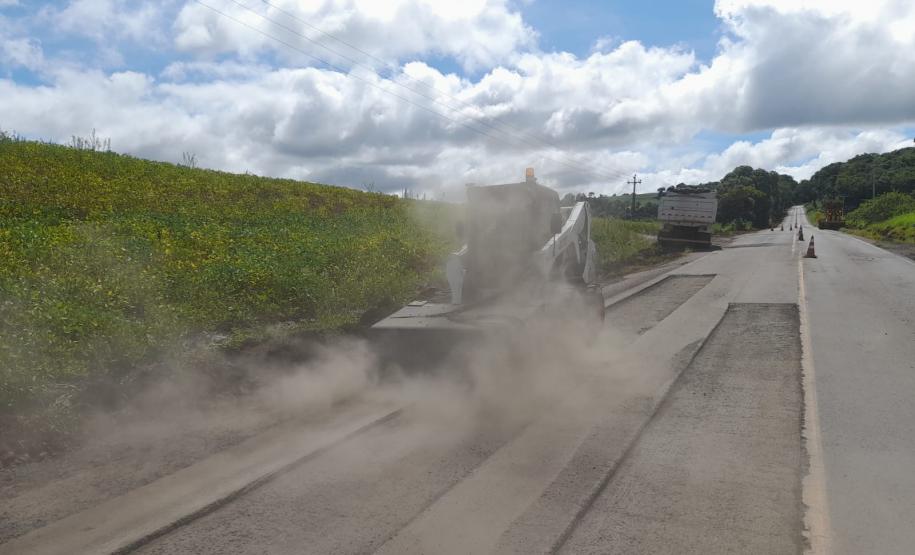 Fresagem de pavimento em rodovia estadual
