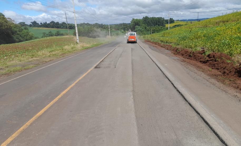 Fresagem de pavimento em rodovia estadual