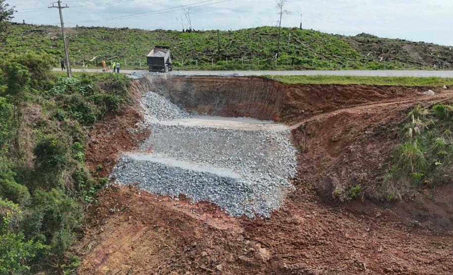 Recuperação do km 37+350 da PR-092 em Rio Branco do Sul
