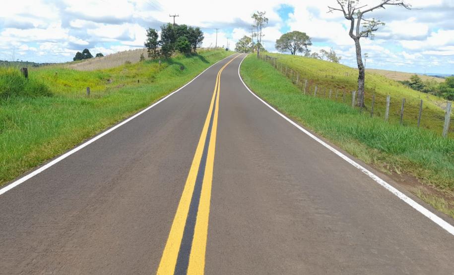 PR-364 entre Palmital e Laranjal com nova sinalização horizontal