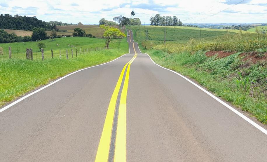 PR-364 entre Palmital e Laranjal com nova sinalização horizontal