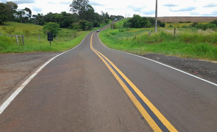 PR-364 entre Palmital e Laranjal com nova sinalização horizontal