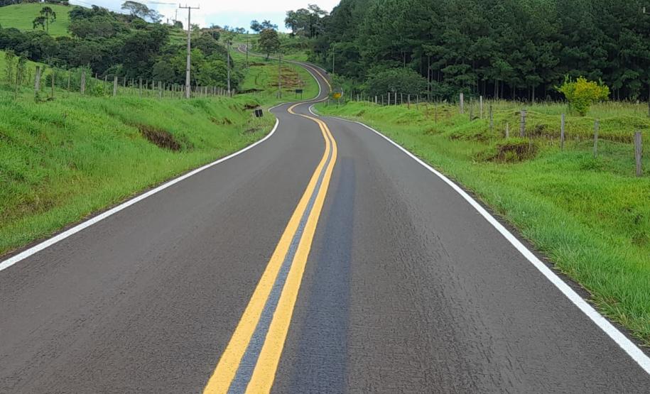 PR-364 entre Palmital e Laranjal com nova sinalização horizontal