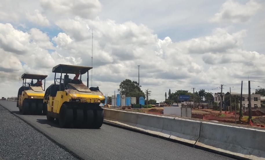 BR-369 pavimentação da pista sobre o viaduto da PUC