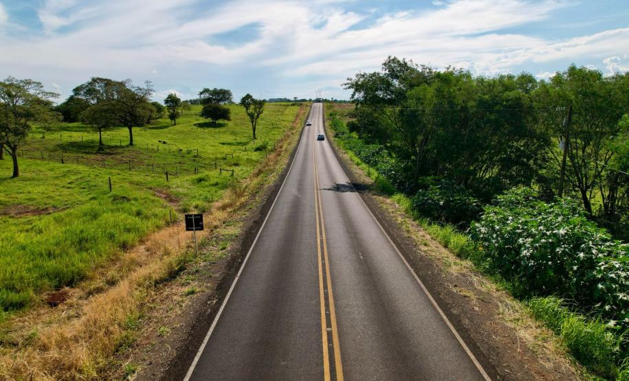 Obra de pavimentação da estrada entre Ramilândia e Santa Helena