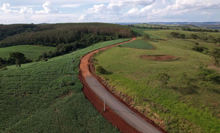 Obra de pavimentação da estrada entre Ramilândia e Santa Helena