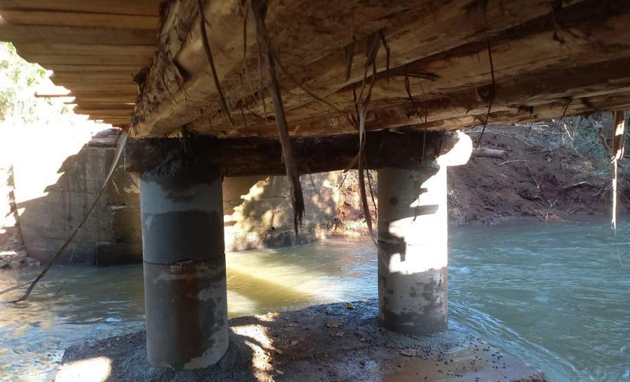 Ponte provisória sobre o Rio Jarcatiá