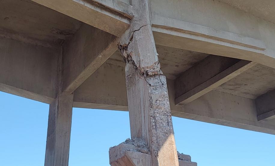 PR-317 retirada de balsa naufragada junto a ponte sobre o Rio Ivaí