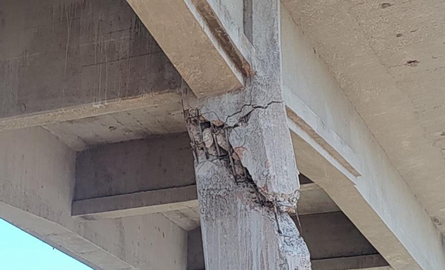 PR-317 retirada de balsa naufragada junto a ponte sobre o Rio Ivaí