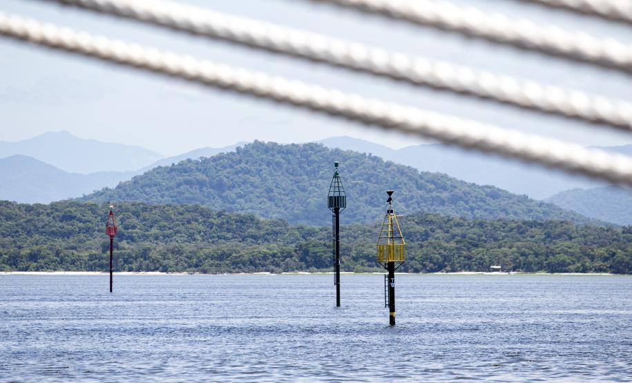 Sinalização náutica no litoral paranaense