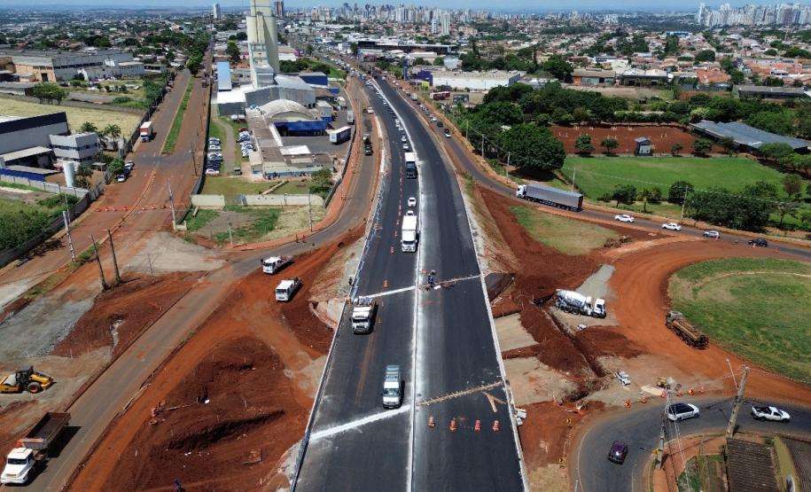 Viaduto da PUC com pavimentação na passagem superior