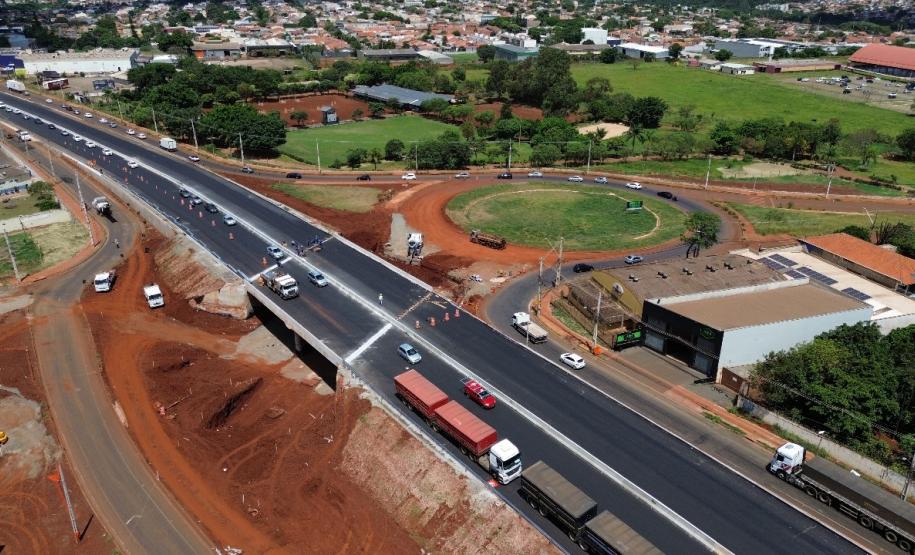 Viaduto da PUC com pavimentação na passagem superior