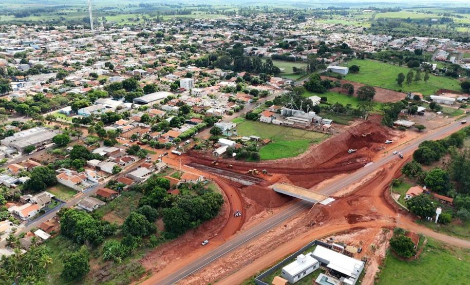Acessos do viaduto de Iporã na PRC-272
