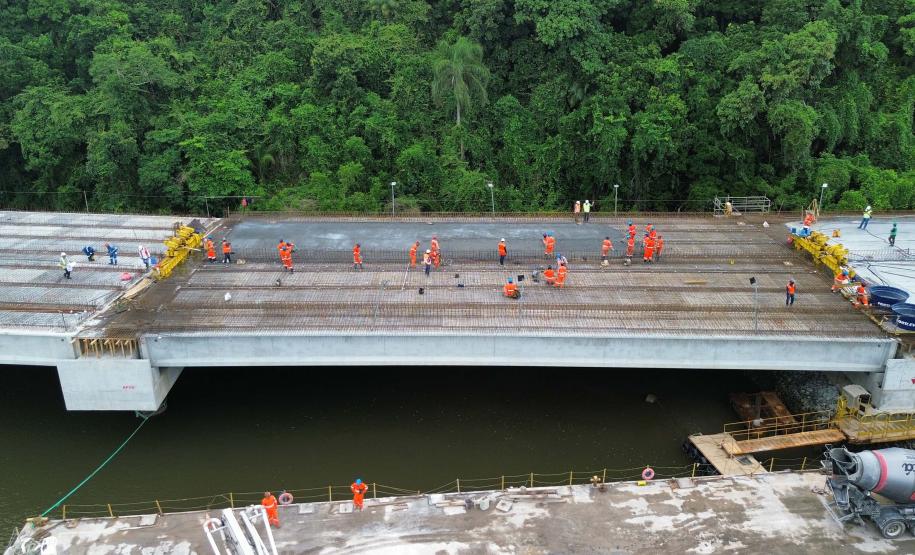 Concretagem do 2º vão do trecho pré-moldado