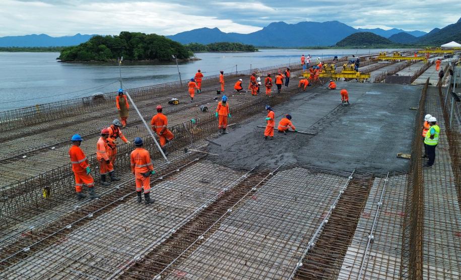 Concretagem do 2º vão do trecho pré-moldado