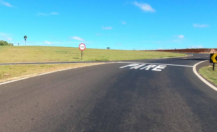 Rótula no entroncamento da PR-916 com a PR-493