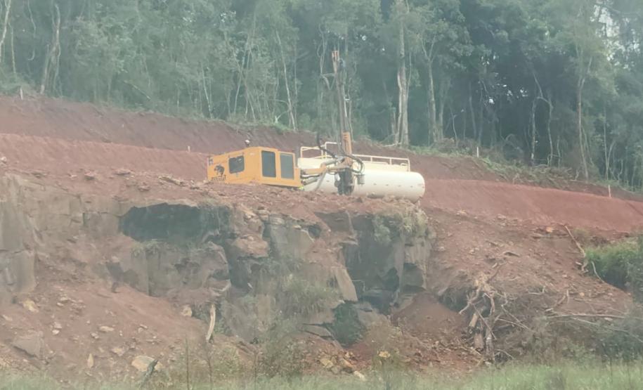 PRC-466 local de detonação de rochas no dia 14 de abril