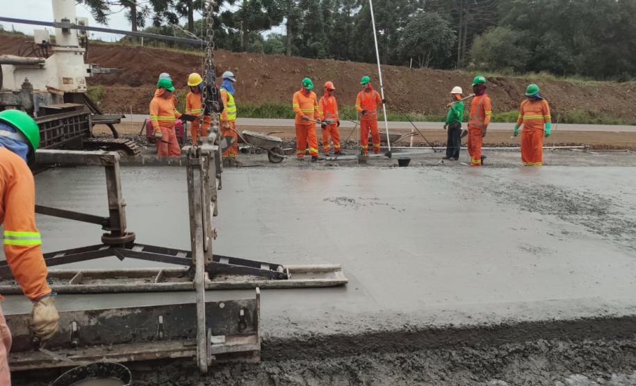 PRC-466 em Guarapuava - primeiras placas de concreto da nova pista