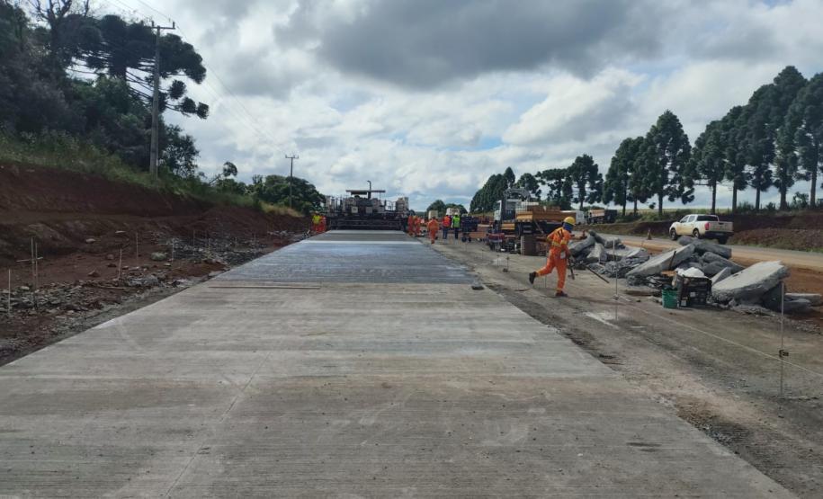 PRC-466 em Guarapuava - primeiras placas de concreto da nova pista