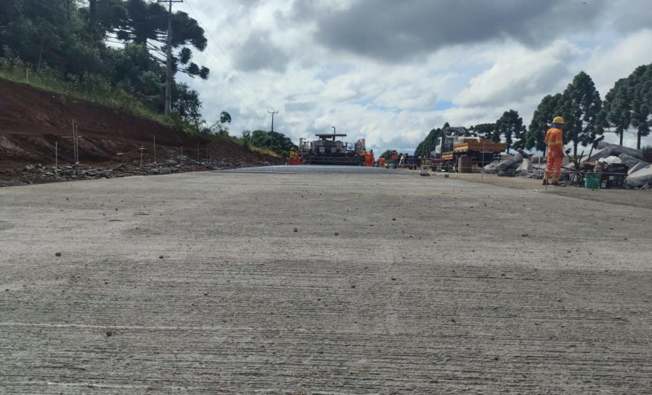 PRC-466 em Guarapuava - primeiras placas de concreto da nova pista