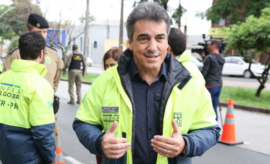 Bliz Educativo do Maio Amarelo em frente ao prédio do DER/PR