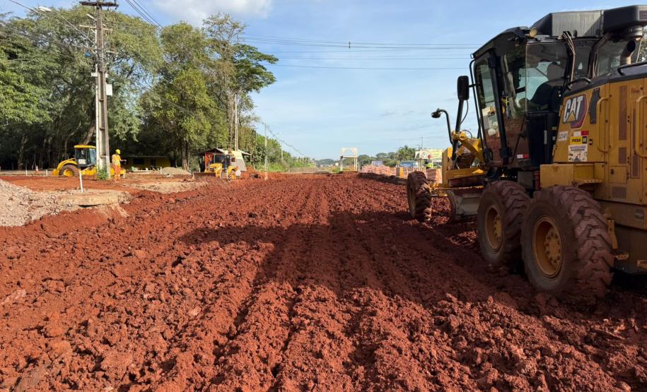 Serviços no entroncamento da Rua Indianópolis com a BR-469